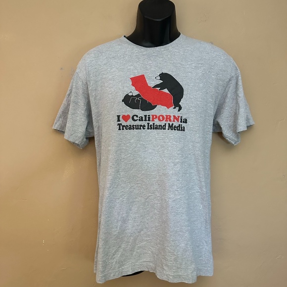 I Heart CaliPORNia T Shirt Large Gently worn 90% cotton / 10% polyester - Picture 1 of 3